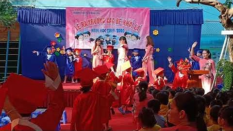 Lễ ra trường các bé khối lá