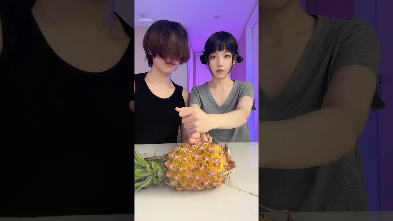 Fruit Cutting Challenge🍊#zoey #kpopdemonhunters #cosplay #funny #couple