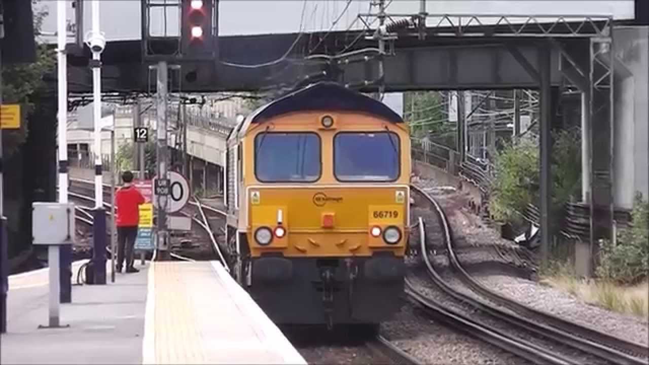 **RARE** GBRf 66719 on 5OO8 with Barrier Wagons at Barking. - YouTube