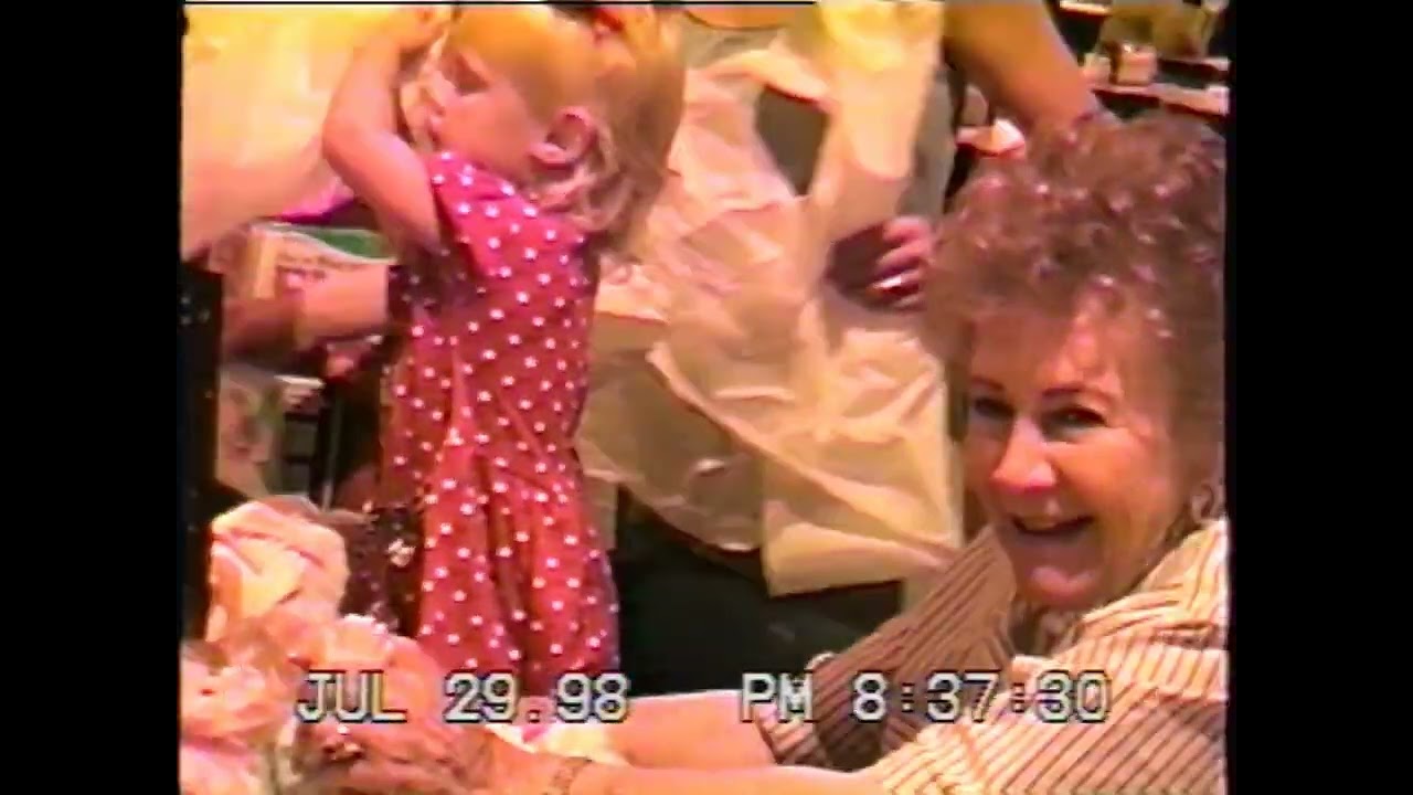 Lindsay2ndBirthday/CourtneyChristmasProgram98