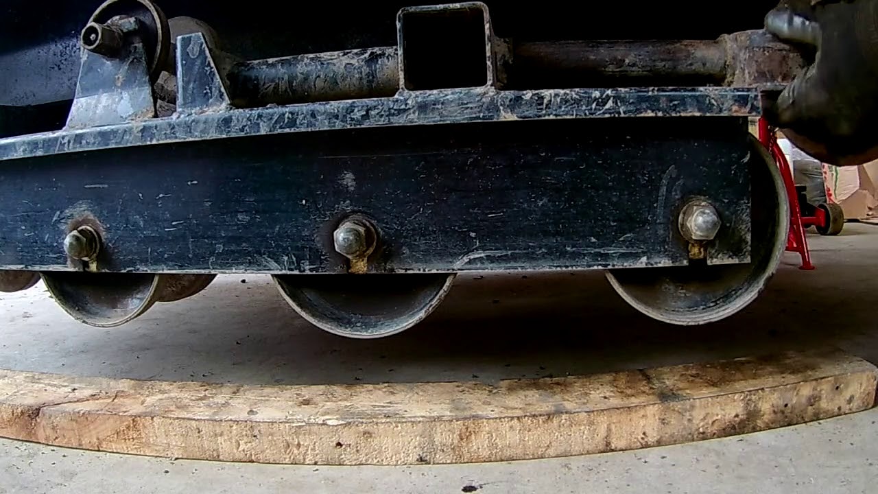 農機具修理 運搬車クローラー交換 エンジン周りリペアその1 - YouTube