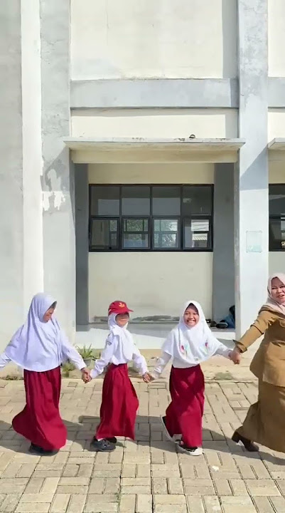 Viral video of students and teachers from SDN Burangkeng 05 #viral #students #teachers #class2 #f...