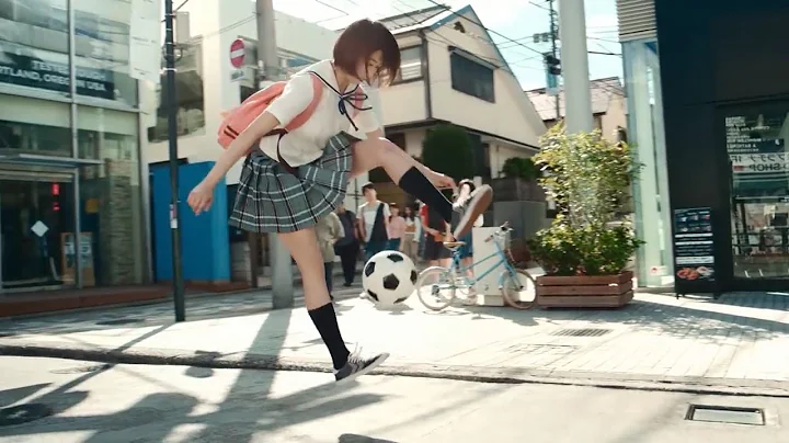 【日本CM】現役大學生女優眞嶋優廣告中示範神級挑球技術你必驚訝 - 天天要聞