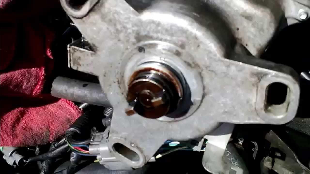 1998 Honda Civic d16y8 Distributor O-ring replacement - YouTube
