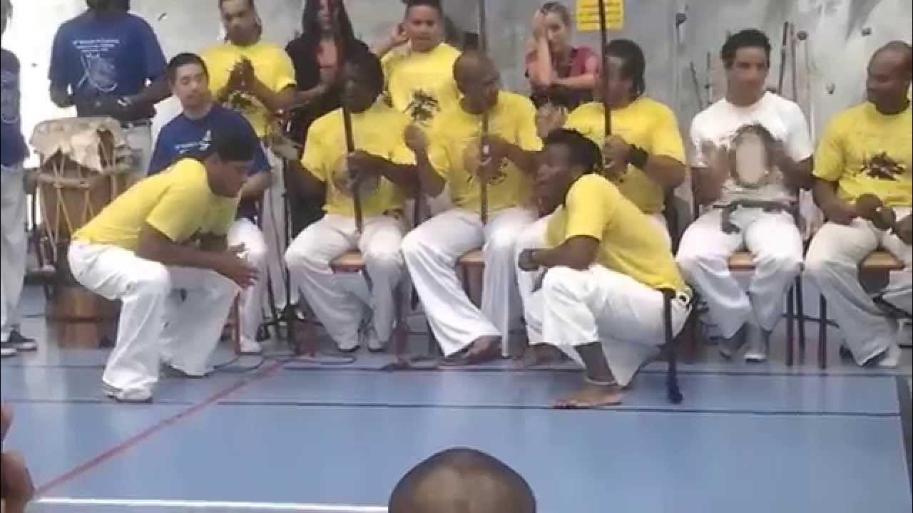 Capoeira Contra Mestre Mascara batizado 2014 Mestra Ursula Mestre