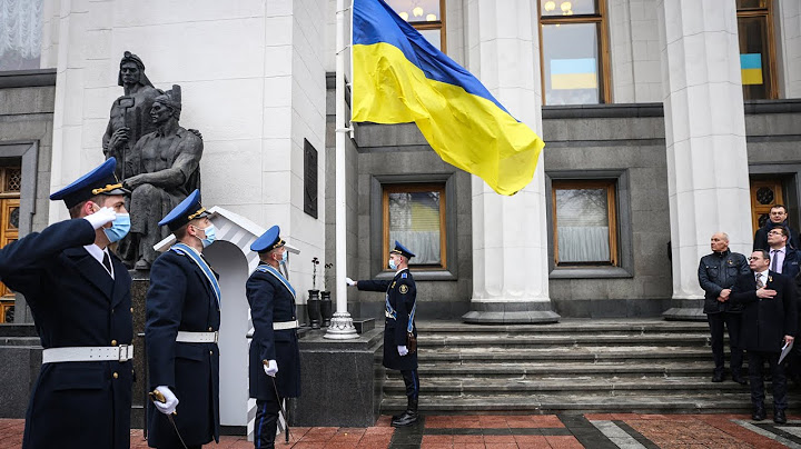 День єднання: нацгвардійці урочисто підняли Державний Прапор України