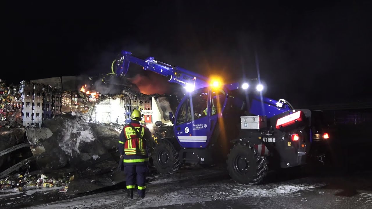LKW in Vollbrand - THW mit 2 Räumgeräten im Einsatz auf A3 Königswinter am 14.03.24