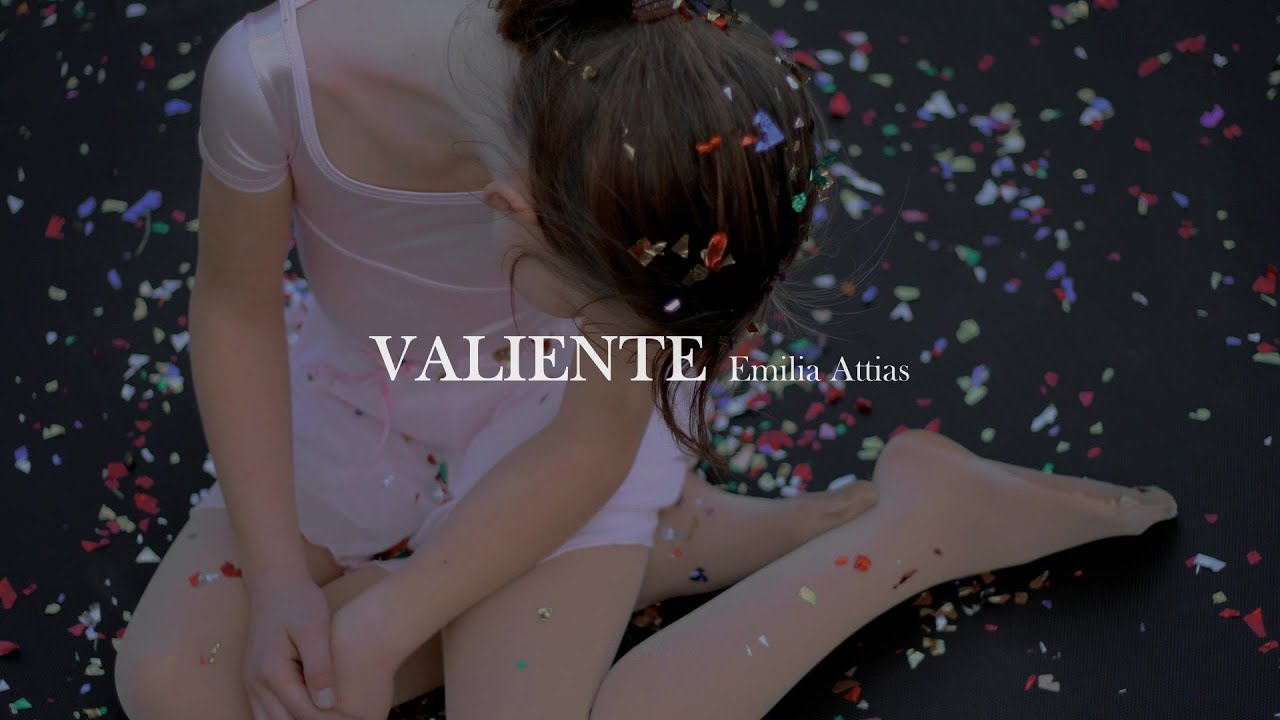 Casi Ángeles | Emilia Attias - Valiente [letra]