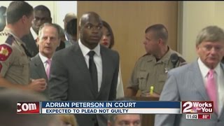 Adrian Peterson appears in court for child abuse case