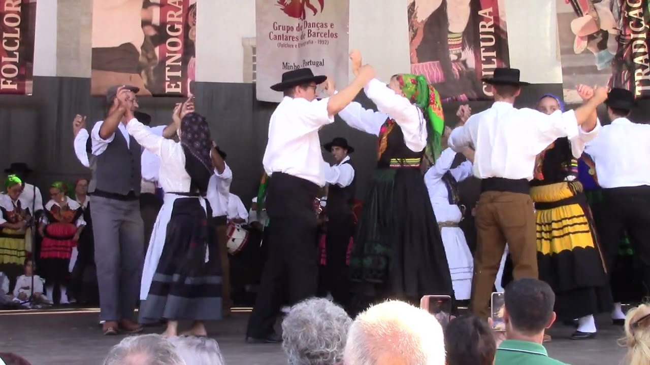 GRUPO DE DANÇAS E CANTARES DE BARCELOS -- BARCELOS