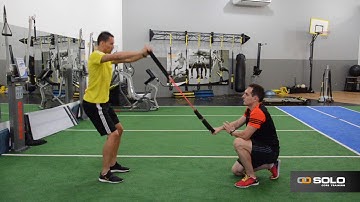 Treinamento funcional   Agachamento com flexão dos ombros