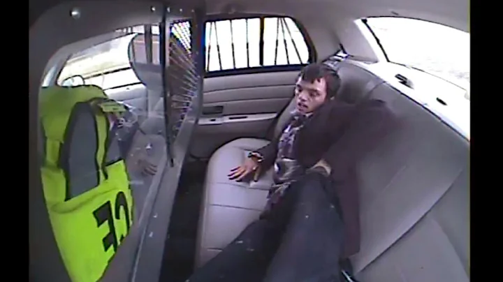 Police Car Flips Over With Prisoner Inside - DayDayNews