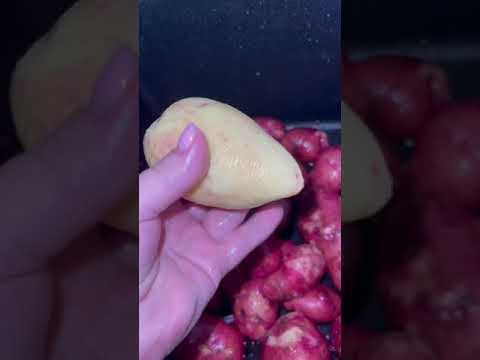 Как быстро почистить картофель. How to quickly peel potatoes.