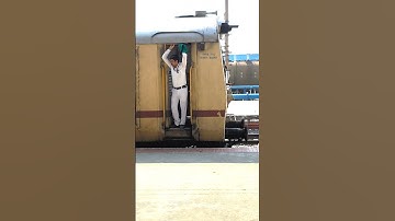 Guard on express painiting memu local train👨‍✈️#guard#trainmanager #railway #ytshorts #shyam_hembram