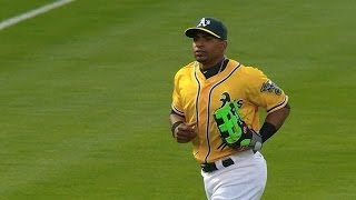 Cespedes throws out Calhoun at the plate
