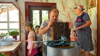 Rural Life 🐝 Grandpa Tolia Harvests Honey, Grandma Olia Preserves Jars After a Bee Sting