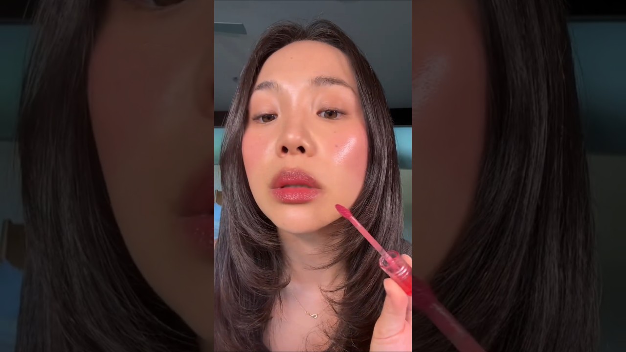 Мне очень нравятся эти тинты для губ. Они глянцевые и увлажняющие, но при этом немного приглушенн...