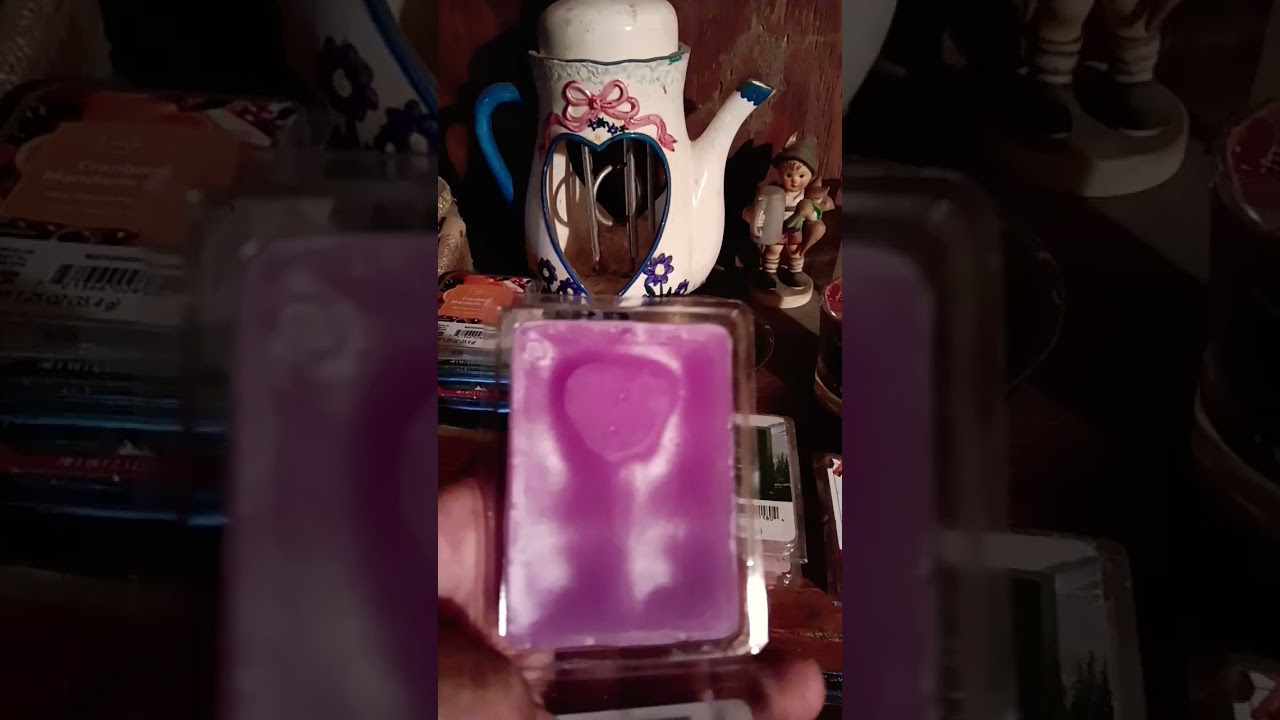 The Wax Zone: Making homemade Candles 