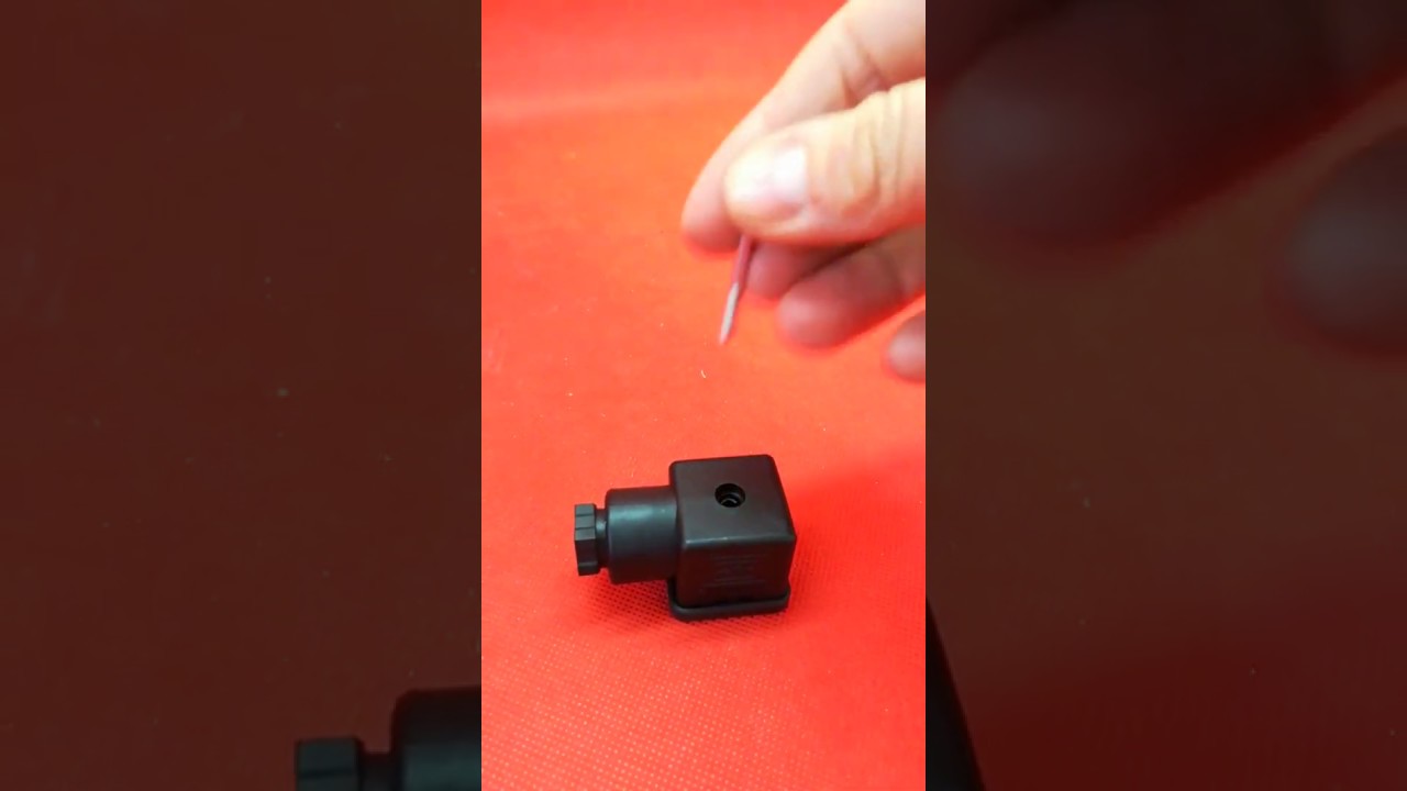 Plug for badestnost valve 50 / 80 l/min 12/24 V plug for solenoid