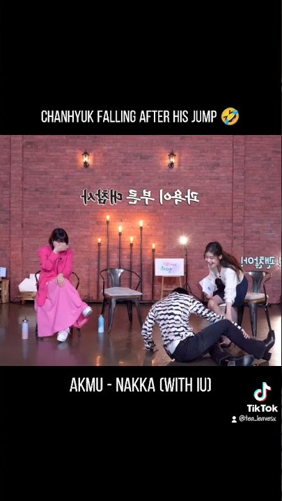Chanhyuk falling after his jump ๐คฃ #AKMU #IU