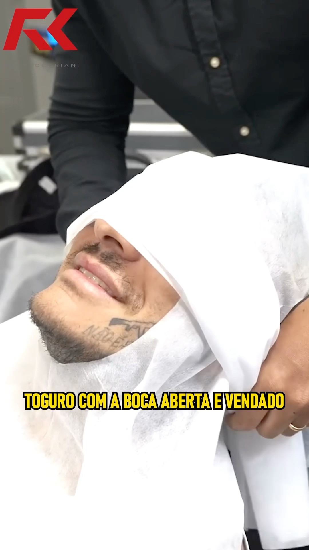 TOGURO FICOU VENDADO DURANTE A CIRURGIA! ? #juliobalestrin #toguro #cirurgia #dente #resenha #meme