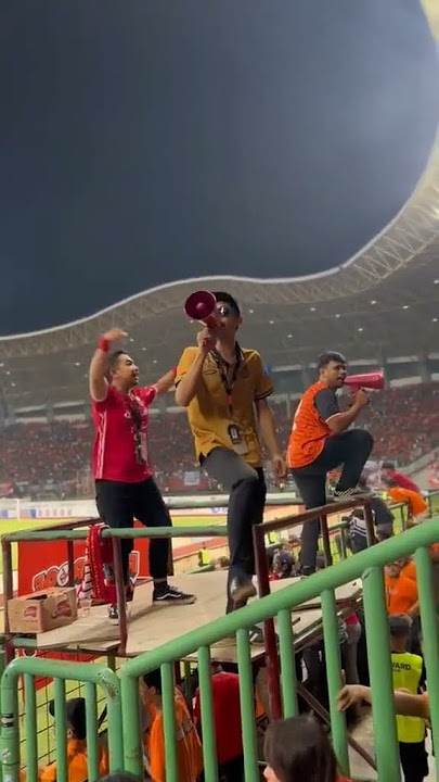 Aksi JAKMANIA di Patriot #orangekotahujan #jakmania #persija #persijajakarta #powerofjakmania