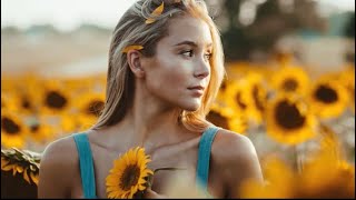 Let’s sing a song full of hope, full of pain ( Lyrirc )