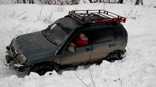 Chevy Niva 4x4 off road snow
