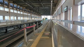 Shinkansen Hayabusa passing at 320 km/h at Mizusawaesashi Station 4k60