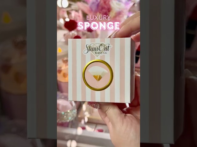 UN-BOXING a Brand New LUXURY sponge. It’s a SUPER SOFT makeup blender. No water required  💦