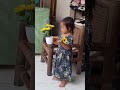 Pagi-pagi Nuha mainan bunga