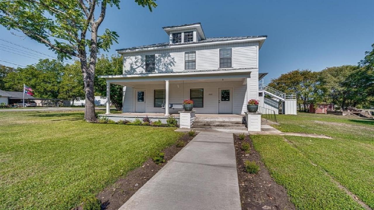 200 E Clark Street, Blooming Grove, TX Presented by The Escalante Realty Group.