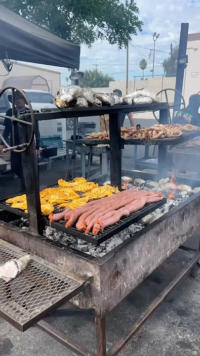Tacos Los Cholos in Anaheim - Prime Rib Tacos to delicious Burritos & Tortas #foodiefinds #tacos