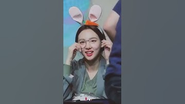 Poor Nayeon  🤣🤣