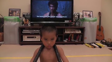 Truyền nhân của Lý tiểu long múa côn nhị khúc bằng 2 tay