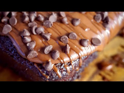 easy-triple-chocolate-cake-recipe!-so.-good.-and-vegan!-🍫🍫🍫