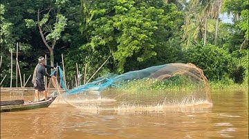 Mưu sinh nghề chài mùa nước nổi trên sông Tiền - Sông Nước Cửu Long - Nguyễn Hùng