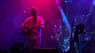 Yüzyüzeyken Konuşuruz - Uykusuz Ve Dengesiz ( - 2024)