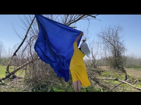 Cooking in nature with a village lady, cooking chicken salad in nature