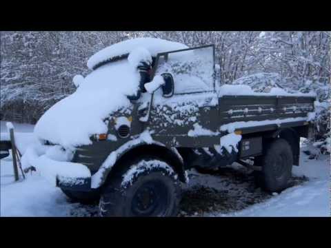 Unimog 416 Cold Start, and some snow driving.