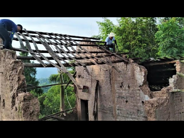 Talented boy goes to the mountains and renovates old house with villagers