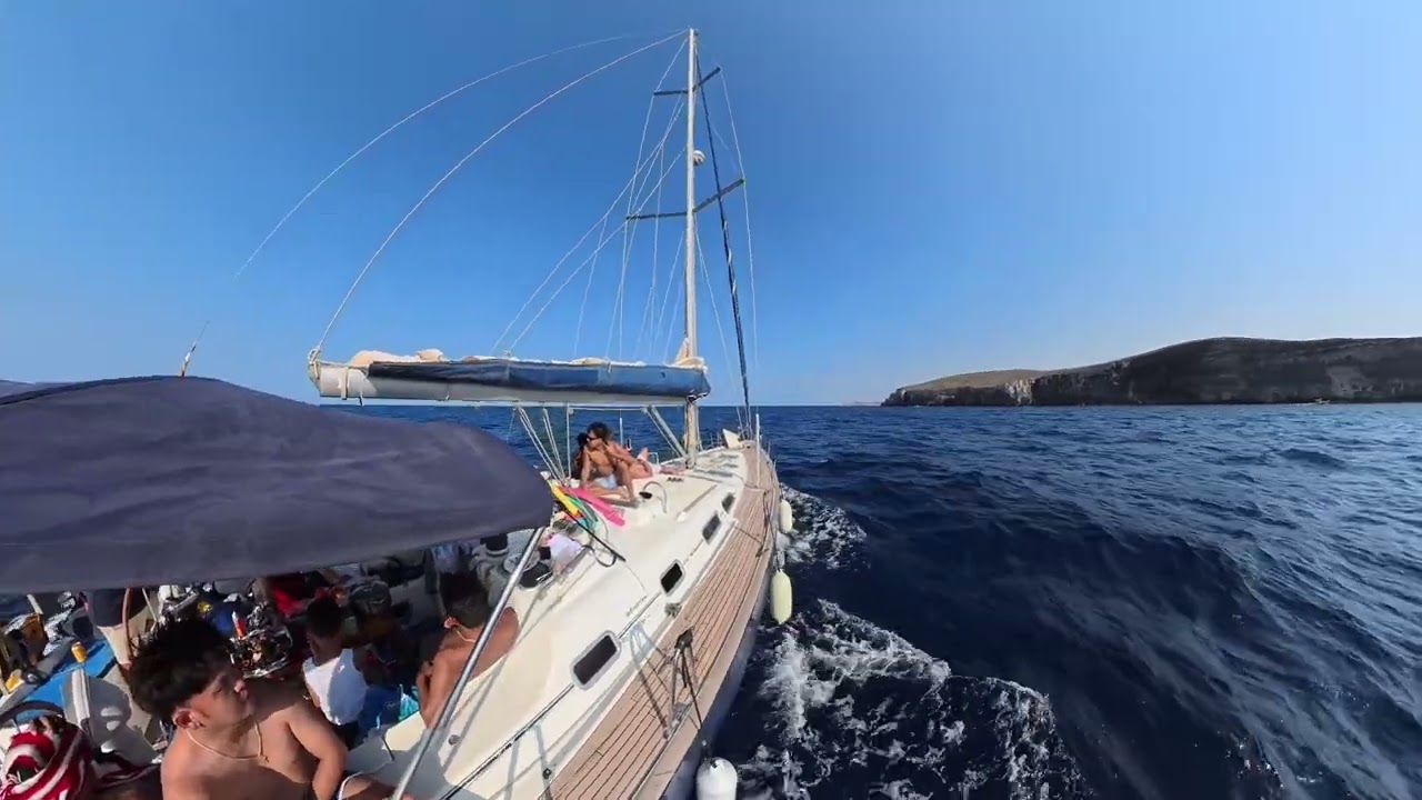 UNWIND WITH THE FRIENDS IN MALTA