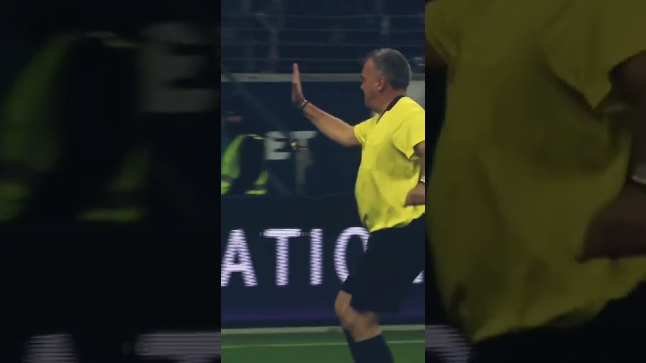 A selection of funny moments in football😃 