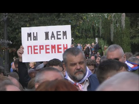 Свободу политзаключенным! Свободу Шестуну! Нас бьют, мы летаем...