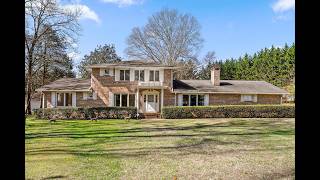 Lake Front Home: 9113 Edgewater Rd Chattanooga, TN 37416