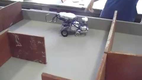 Primera prueba programación robot resuelve laberinto-Profundiza 2014