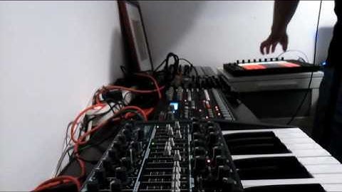 Tech House Improvisation (Analog Four, Minibrute, Ableton Push)