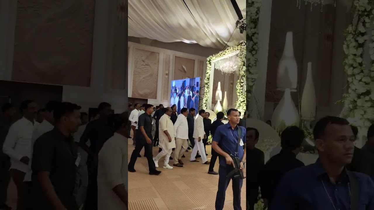 CM KCR grand entry at Brahmanandam's son's marriage