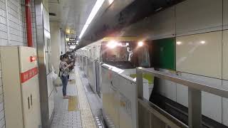 大阪メトロ長堀鶴見緑地線　京橋駅2番ホームに70系が到着