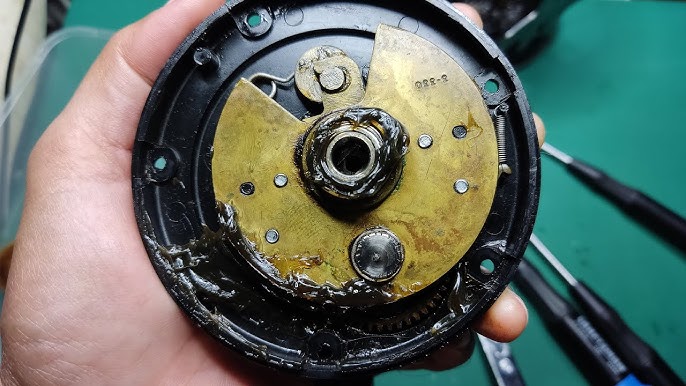 Penn GTI 330 Level wind fail and how to replace the idler gear 